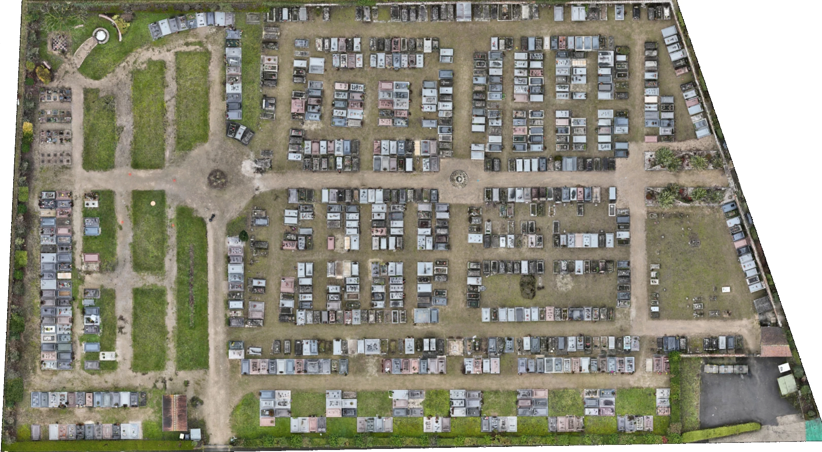 Gestion cimetière communal — vue orthophotographique aérienne d'un cimetière communal avec allées et carrés visibles, réalisée par CIMETI-R